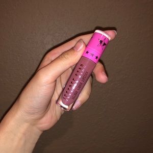 Jeffree Star liquid lipstick “Androgyny”